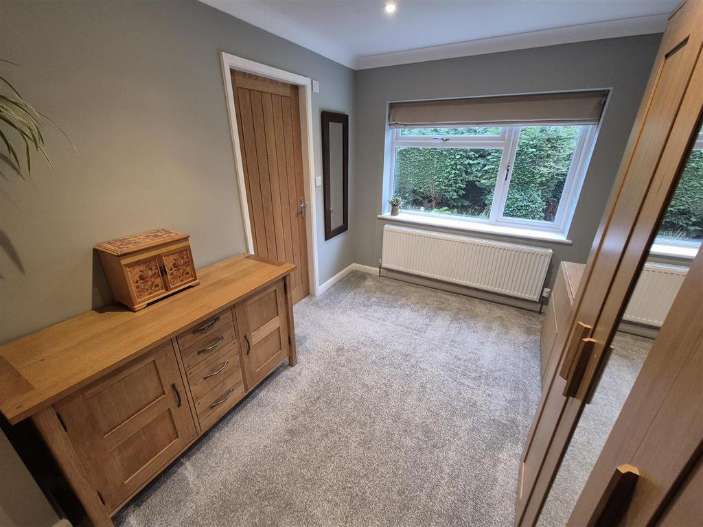 22 - master bedroom 3.jpg