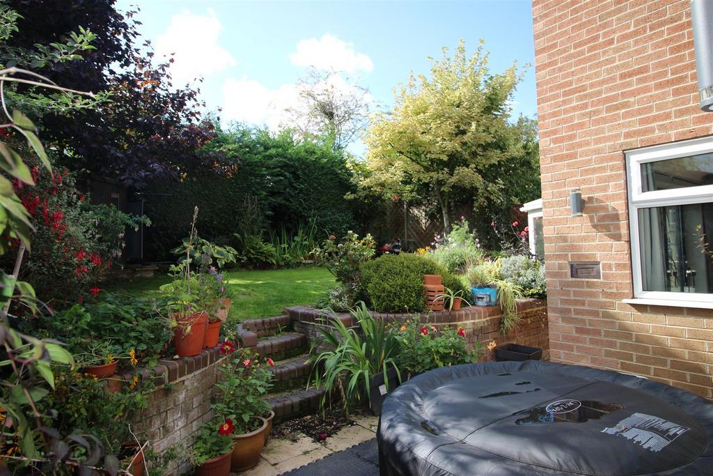 31 - rear garden 1.JPG