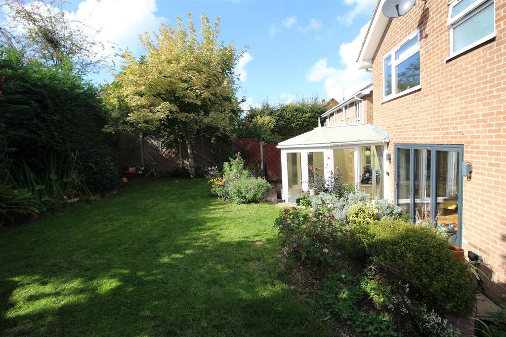 32 - rear garden 2.JPG