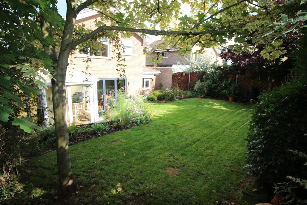 33 - rear garden 3.JPG