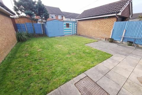 3 bedroom detached house for sale, Larks Rise, Droylsden