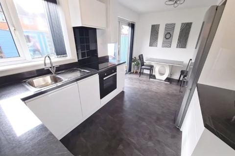 3 bedroom detached house for sale, Larks Rise, Droylsden