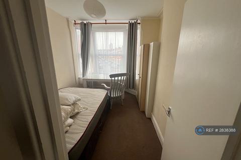 2 bedroom flat to rent, Colwick Road Nottingham, Nottingham, NG2