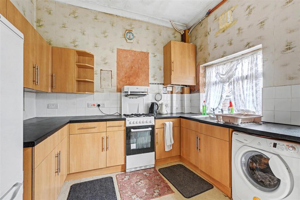 Kitchen 2.jpeg