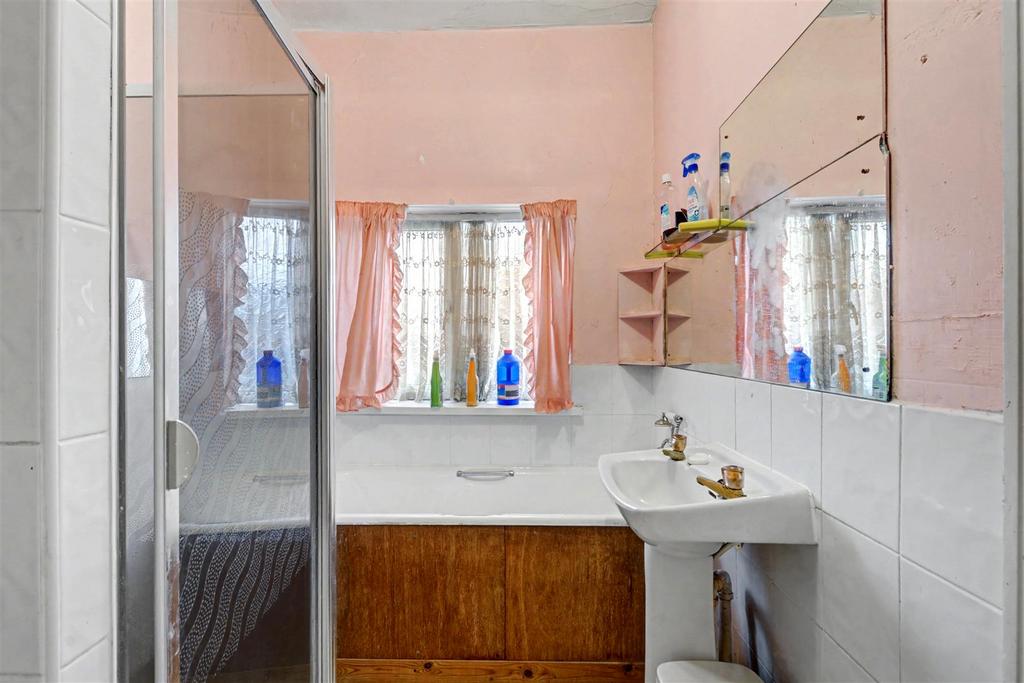 Bathroom.jpeg