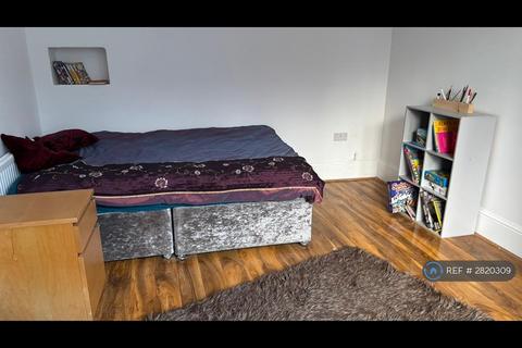 undefined, Shernhall St, London, E17