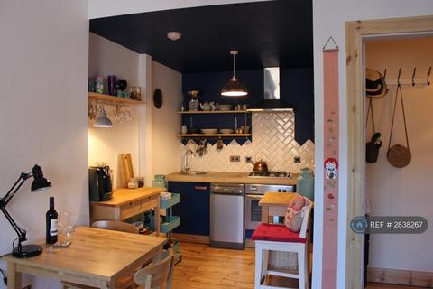 2 bedroom flat to rent, Henderson Gardens, Edinburgh, EH6