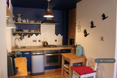 2 bedroom flat to rent, Henderson Gardens, Edinburgh, EH6