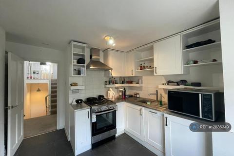2 bedroom flat to rent, Fordingley Road, London, W9