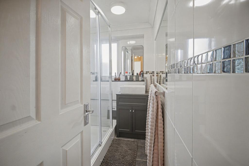 20260320072304 lui05