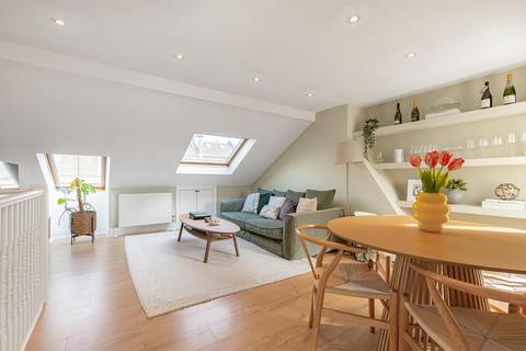 Garratt Lane, Earlsfield, London, SW18