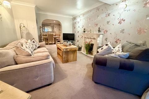 3 bedroom detached bungalow for sale, Manor Garth Road, Kippax, Leeds, LS25