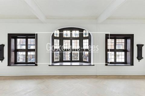 undefined, High Street, Epsom, KT19