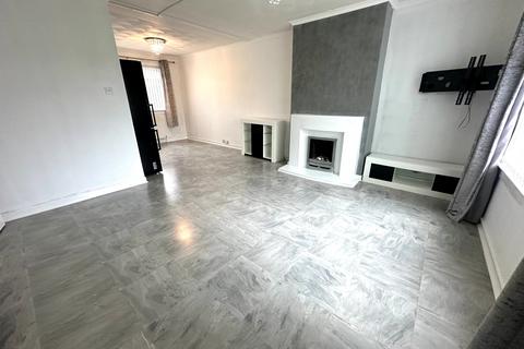 3 bedroom flat to rent, Mid Park, Glasgow, G75