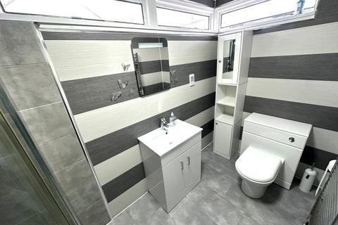 3 bedroom flat to rent, Mid Park, Glasgow, G75