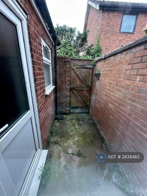 Arnold Grove, Liverpool, L15 – pohled 3
