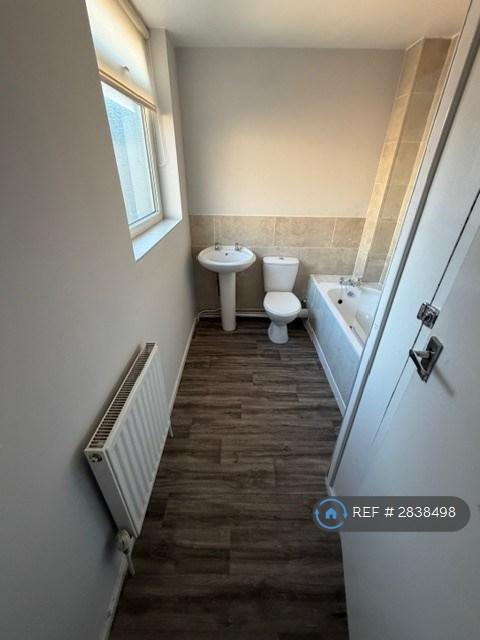 Bathroom Entrance Via Bedroom