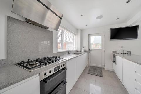 undefined, Myrtle Avenue, Selby