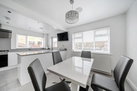 undefined, Myrtle Avenue, Selby