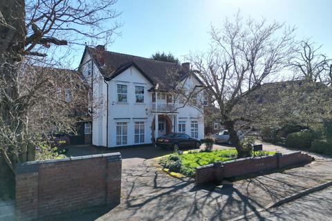 3 bedroom flat for sale, Hawthorne Drive, Leicester LE5