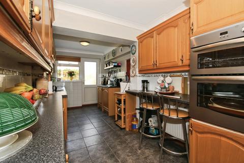 3 bedroom semi-detached house for sale, Briar Way, Peterborough