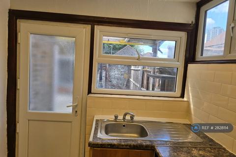 1 bedroom flat to rent, Cranley Road, London, E13