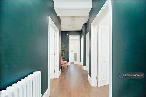 2 bedroom flat to rent, Medfield Street, London, SW15