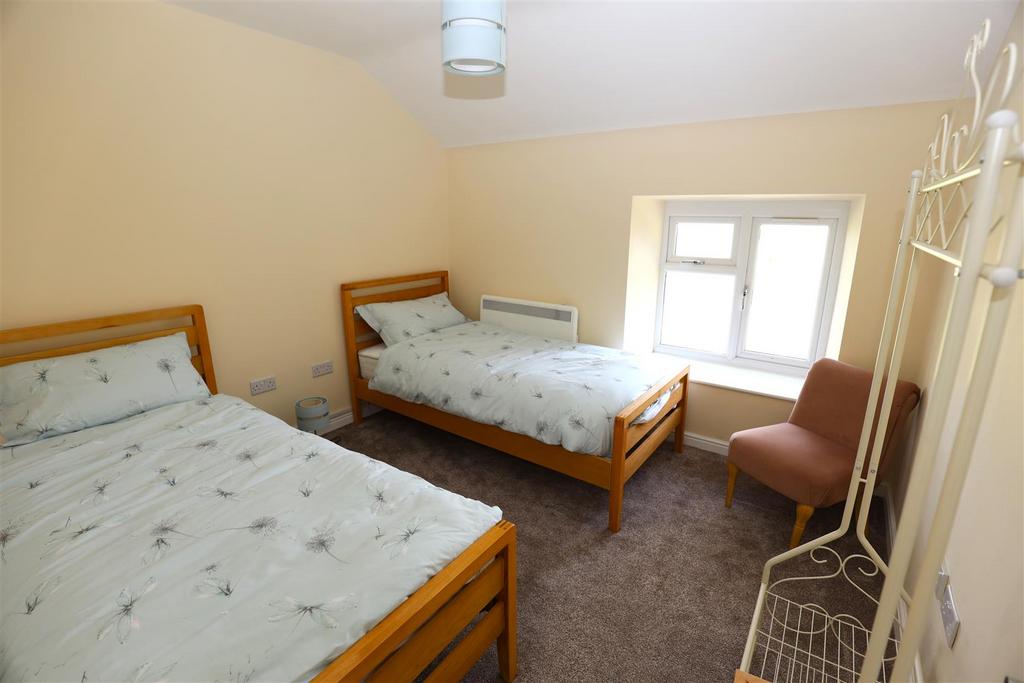 Bedroom 2 .JPG