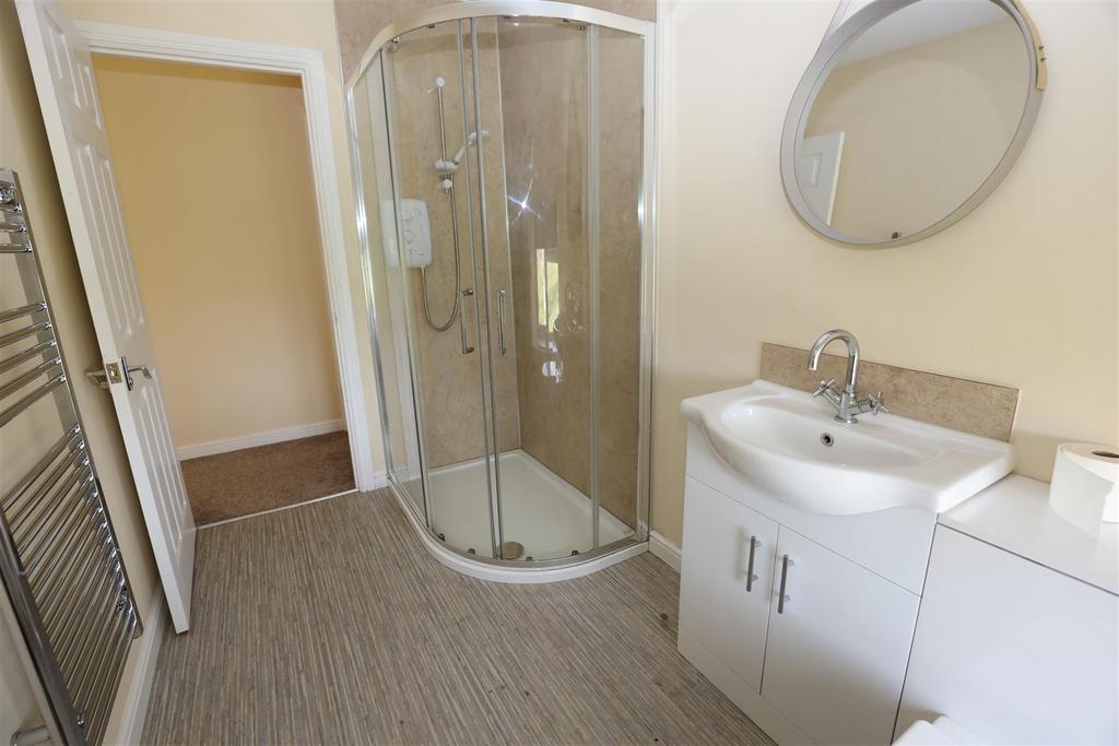 Family bathroom.JPG