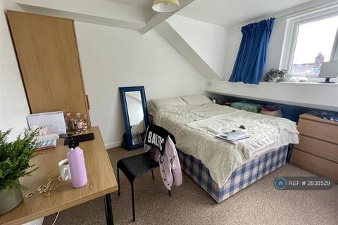 3 bedroom flat to rent, Malcolm Street, Newcastle Upon Tyne, NE6