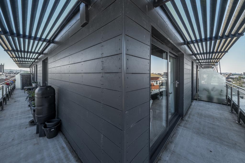 1429298-10-69bc112569347