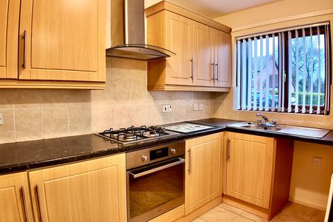 undefined, Clos Llyswen, Penpedairheol, CF82