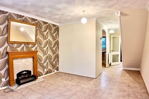 undefined, Clos Llyswen, Penpedairheol, CF82