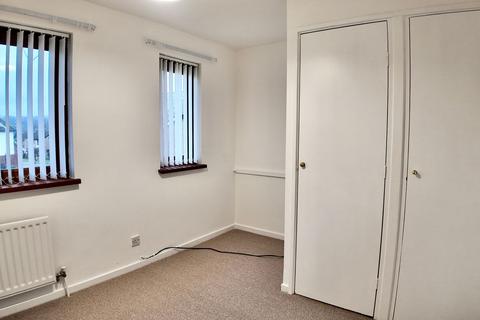 undefined, Clos Llyswen, Penpedairheol, CF82