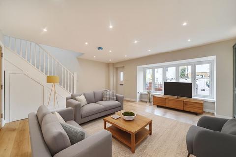 1 bedroom semi-detached house to rent, Tulsemere Road, London, SE27