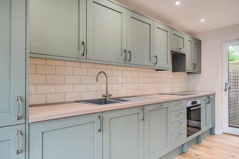 1 bedroom semi-detached house to rent, Tulsemere Road, London, SE27