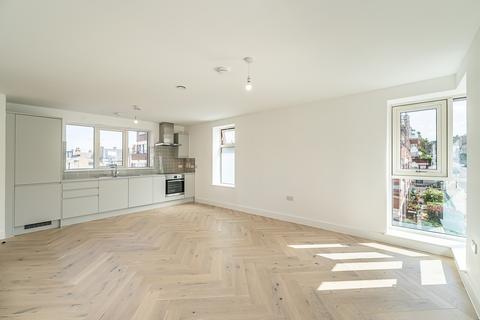 2 bedroom flat for sale, The Northcote, Northcote Road, London, SW11