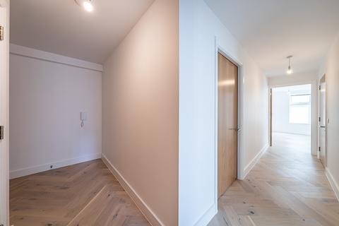 2 bedroom flat for sale, The Northcote, Northcote Road, London, SW11