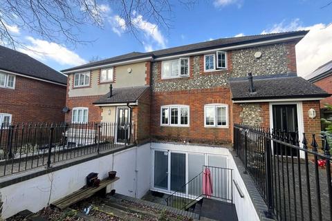 1 bedroom maisonette to rent, North Street, Winkfield, Windsor, Berkshire, RG12