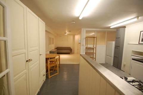 undefined, Chiswick High Road, London W4