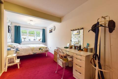 undefined, Broadmead, Nottingham NG14