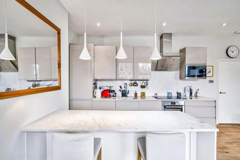 3 bedroom flat for sale, Savernake Road, South End Green, London, NW3