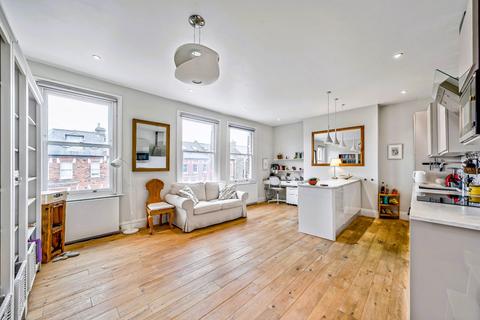 3 bedroom flat for sale, Savernake Road, South End Green, London, NW3