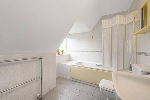 1 bedroom flat to rent, Heathview Court, Hampstead Garden Suburb, London, NW11