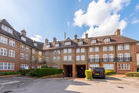 1 bedroom flat to rent, Heathview Court, Hampstead Garden Suburb, London, NW11