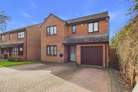 4 bedroom detached house for sale, St. James Close, Harvington, Evesham