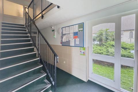 undefined, Thant Close, London, E10