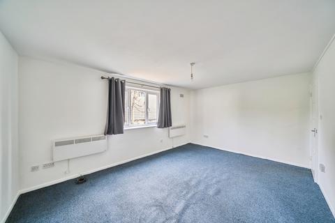undefined, Thant Close, London, E10