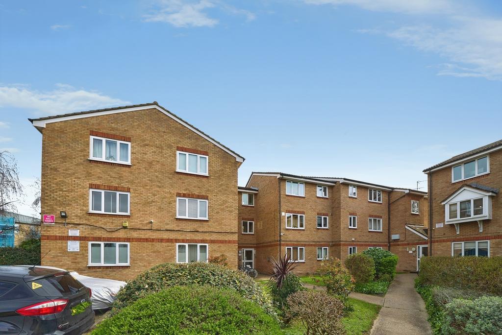 2 bedroom flat for sale