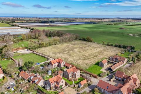 undefined, Holt Road, Field Dalling